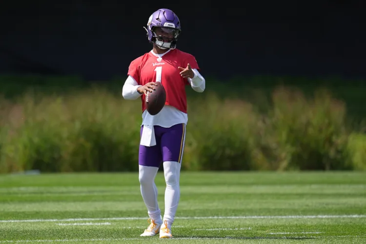 Murray named starting QB for Vikings